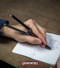 BaliYo By Spyderco Butterfly Pen Flipper Orange/Blue -Best Knifes Shop BaliYo by Spyderco Pen Butterfly Flipper Black BHQ 4501 kp in hand lifestyle web large 2