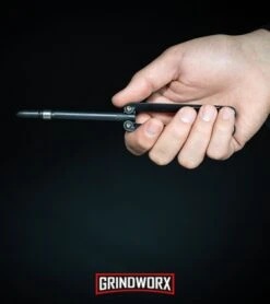 BaliYo By Spyderco Butterfly Pen Flipper Black/Gray 11 BaliYo By Spyderco Butterfly Pen Flipper Black/Gray -Best Knifes Shop BaliYo by Spyderco Pen Butterfly Flipper Black BHQ 4501 kp in hand web large 1