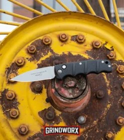 Boker Kalashnikov Black Bowie Automatic Knife - D2 Black Plain 15 Boker Kalashnikov Black Bowie Automatic Knife - D2 Black Plain -Best Knifes Shop Boker Kalashnikov Automatic Knife Black Bead Blast KALS74 BHQ 0103 kp lifestyle web large 2